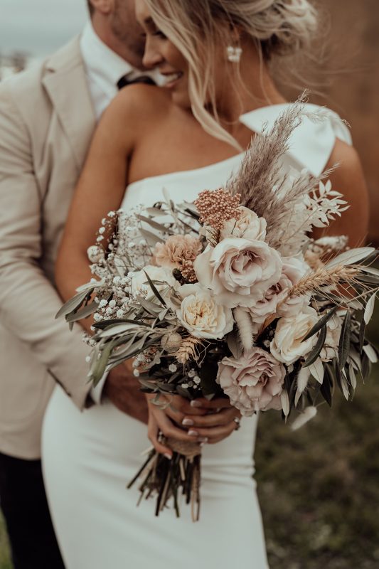 Piket voldoende drijvend Must-have: Het bruidsboeket van 2021: bloemen en grassen