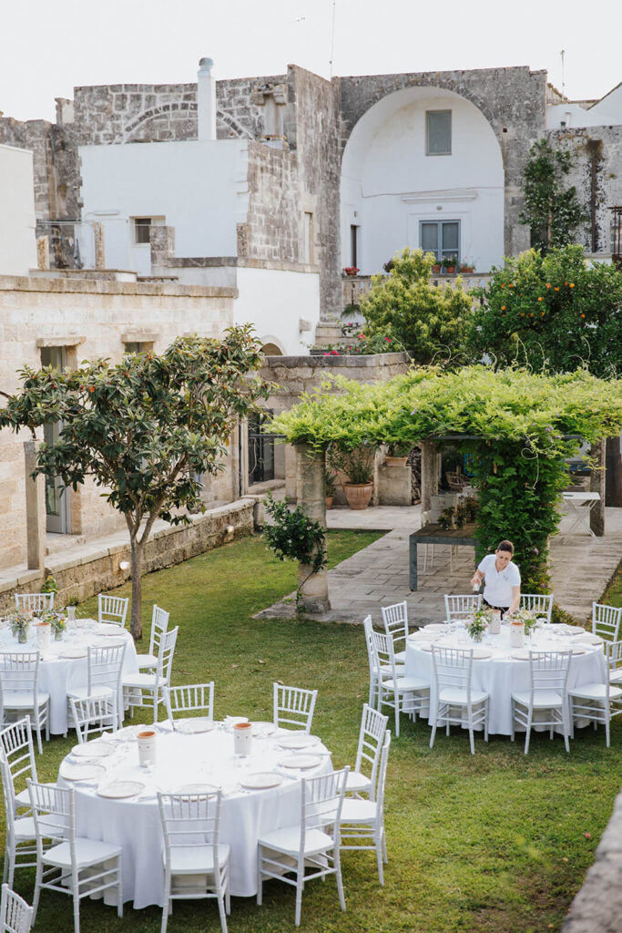 Trouwen in Italië staat synoniem voor een tuinfeest in de tuin van een authentiek palazzo. 
