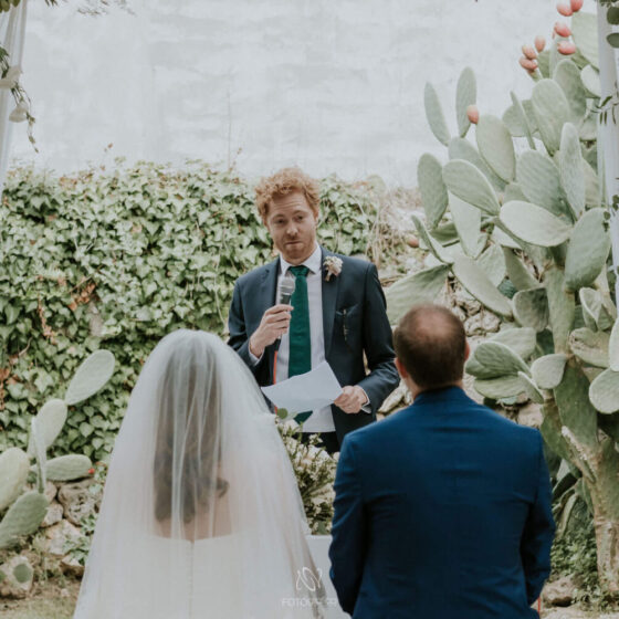 Gedichten om voor te lezen tijdens de huwelijksceremonie: 9 voorbeelden